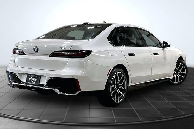 Used 2024 BMW 740i xDrive w/ Premium Package AWD/4WD image 2
