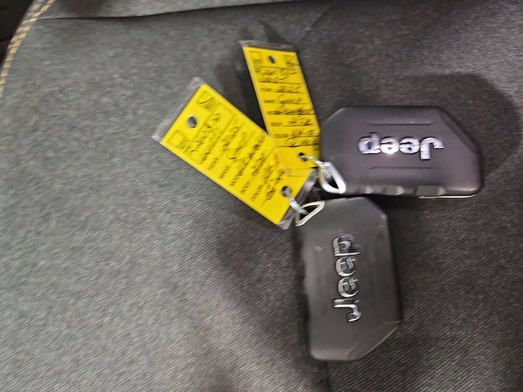 Used 2025 Jeep Wrangler Sport AWD/4WD image 28