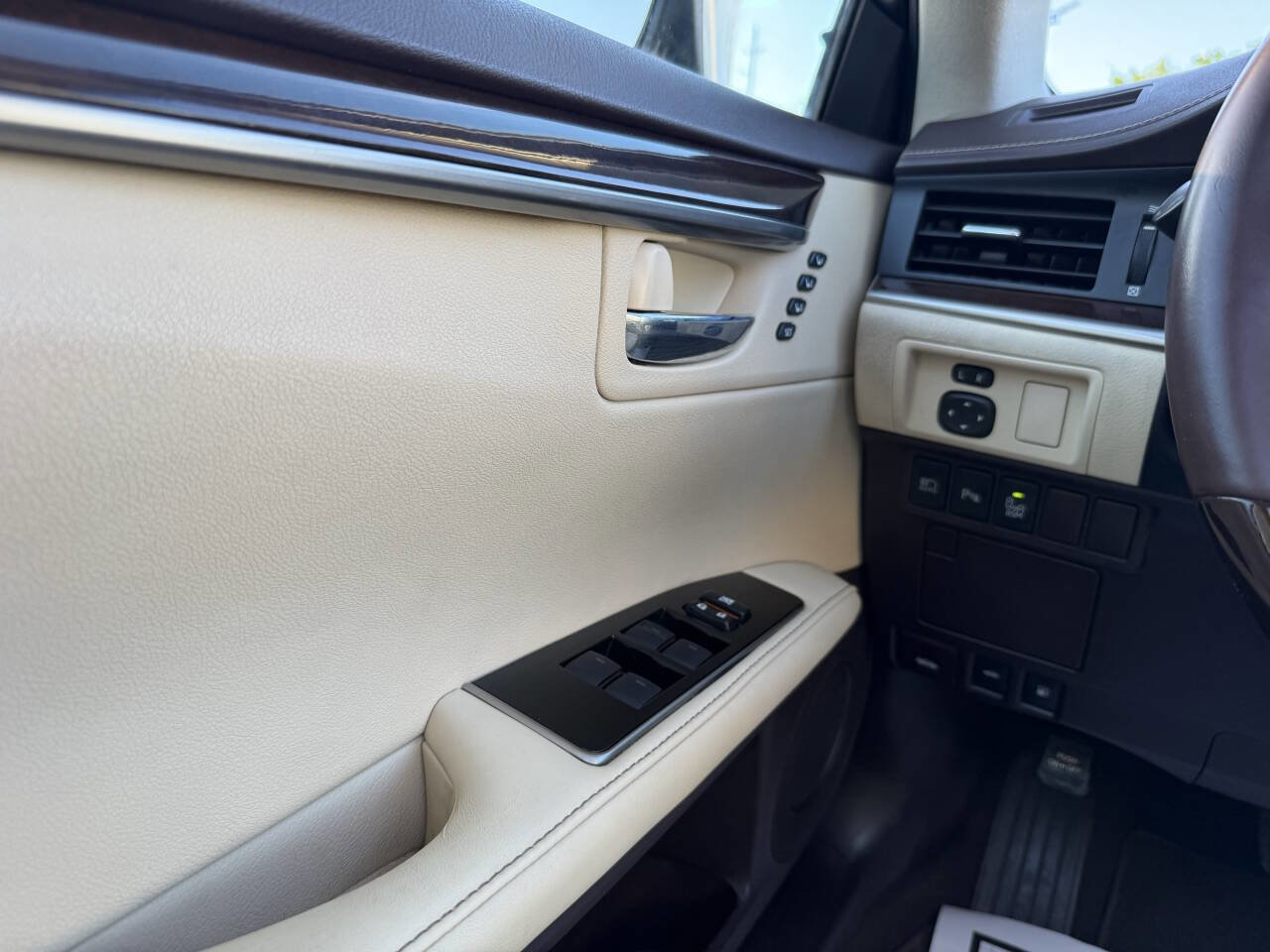 Used 2018 Lexus ES 350 w/ Premier Package FWD image 30