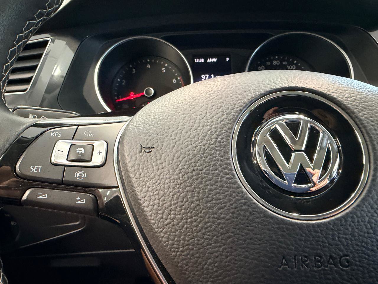 Used 2021 Volkswagen Tiguan S FWD image 35