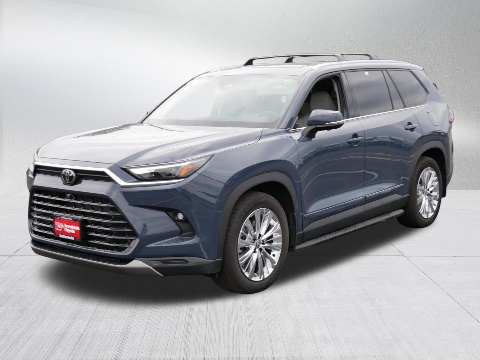 Certified 2025 Toyota Grand Highlander AWD image 3