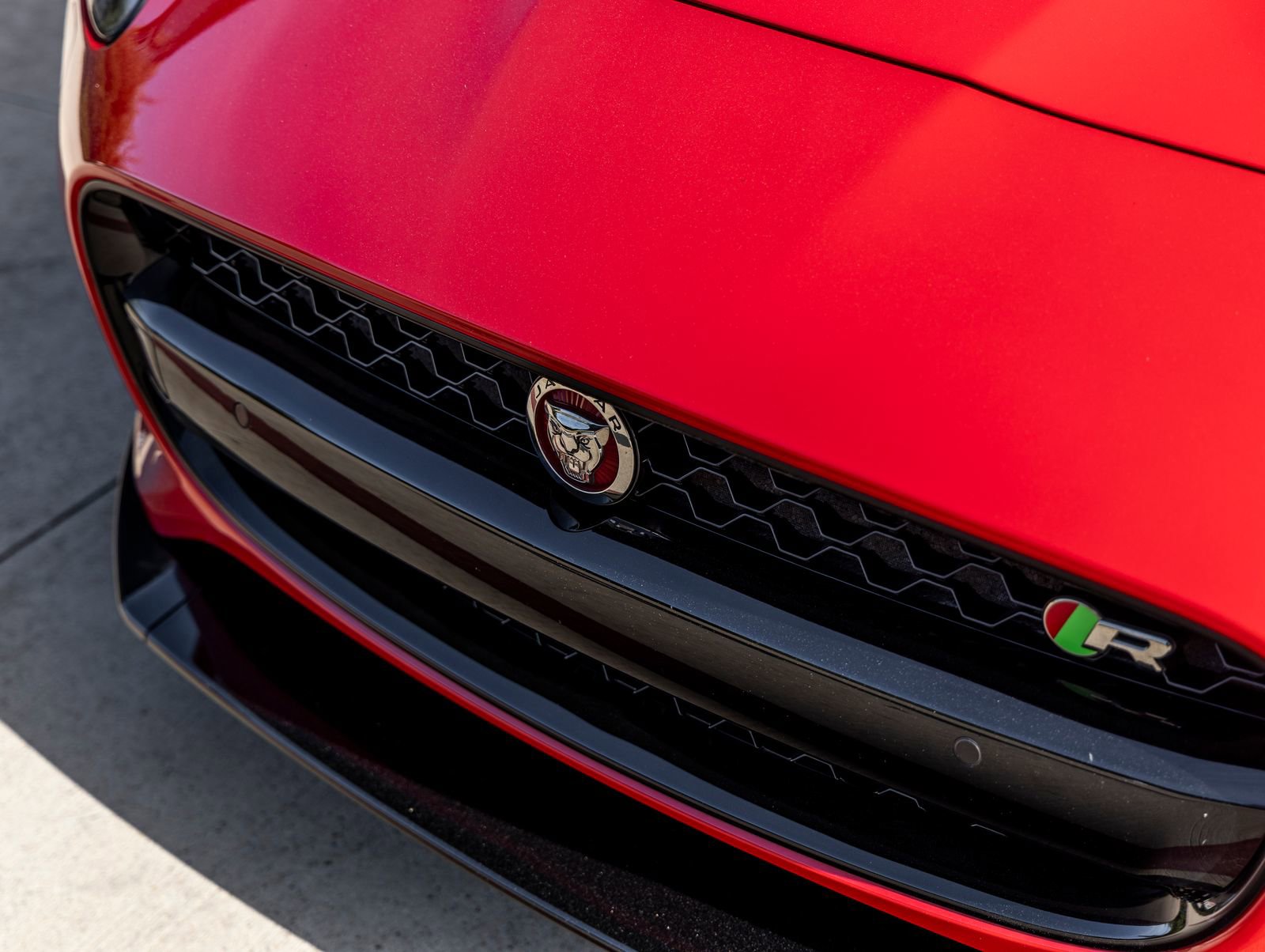 Used 2018 Jaguar F-TYPE R image 20