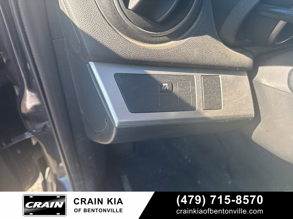 Used 2012 MAZDA MAZDA3 i Sport image 22