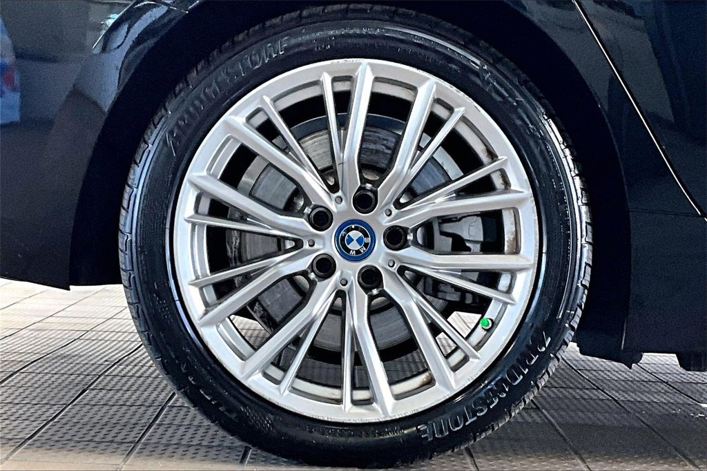 Used 2024 BMW 330e xDrive image 38