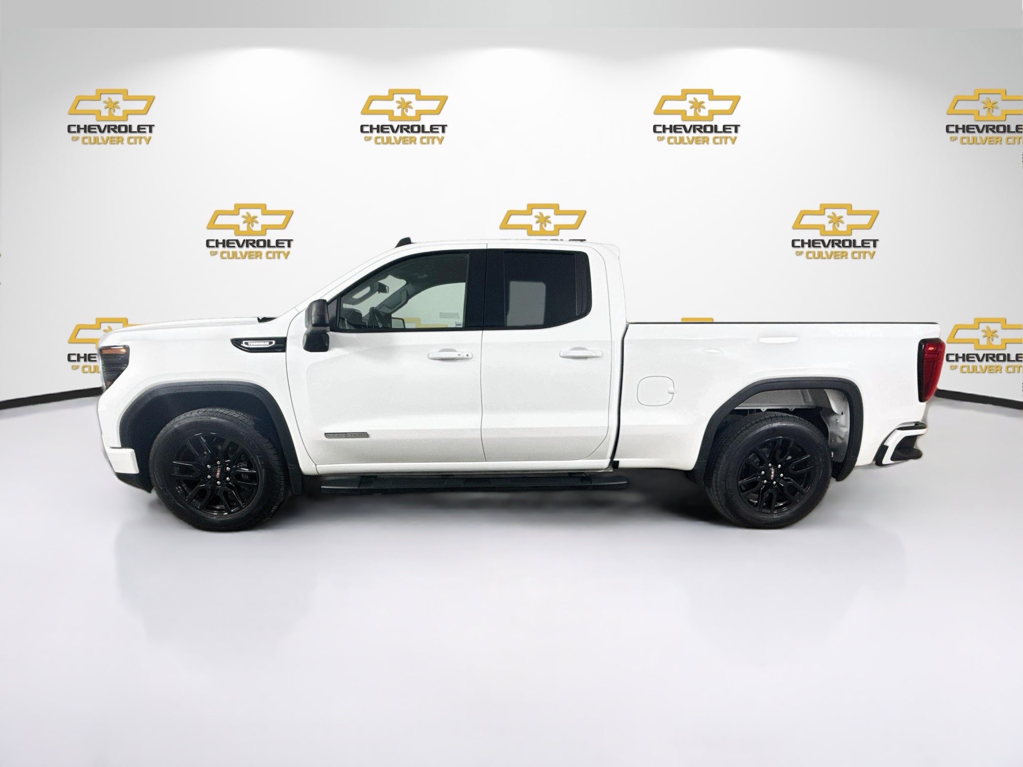 Used 2025 GMC Sierra 1500 Elevation RWD image 5