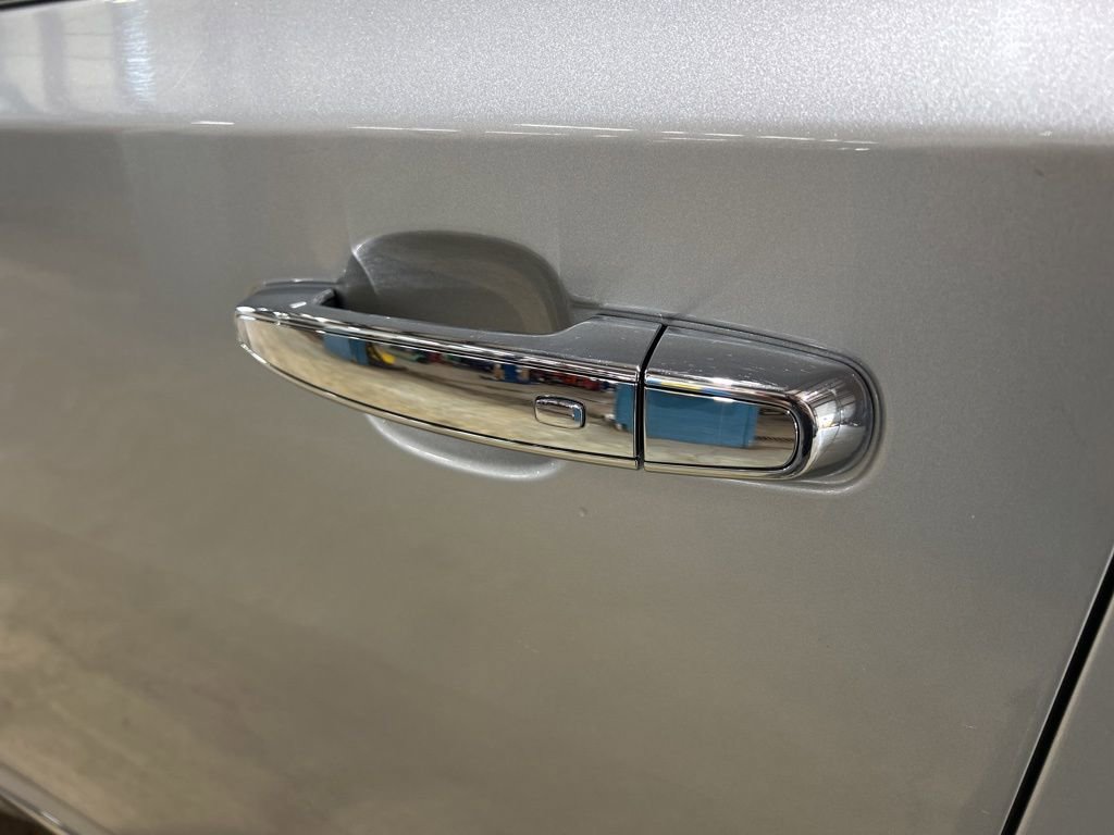 Used 2022 Chevrolet Traverse High Country image 12