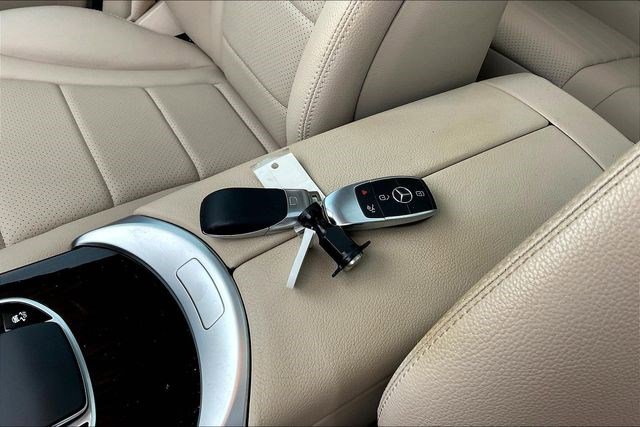 Used 2022 Mercedes-Benz GLC 300 4MATIC image 12