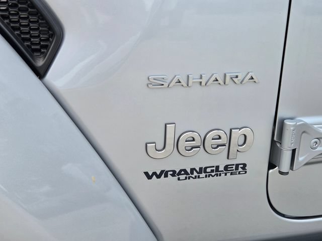 Used 2022 Jeep Wrangler Unlimited Sahara AWD/4WD image 9