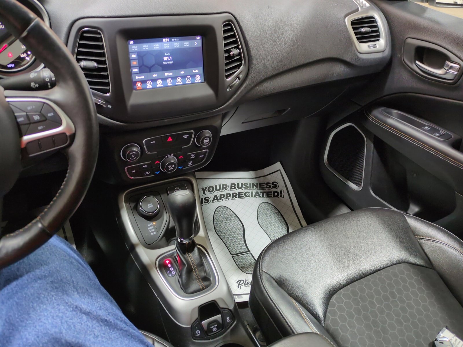 Used 2018 Jeep Compass Latitude w/ Popular Equipment Group AWD/4WD image 27