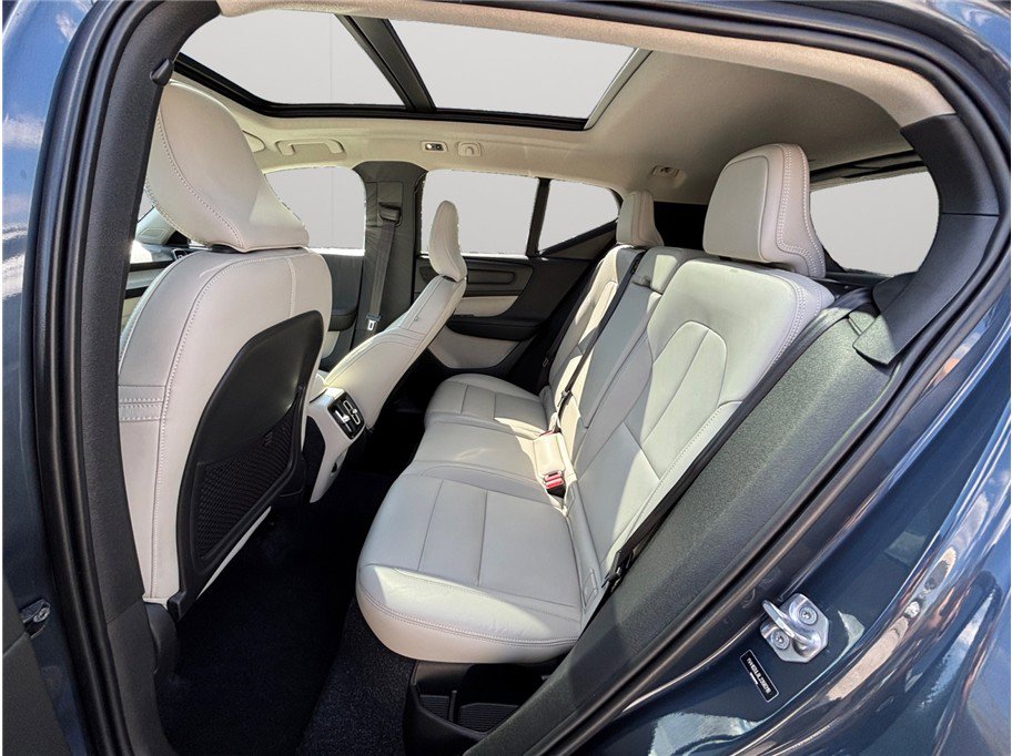 Used 2020 Volvo XC40 T5 Inscription w/ Protection Package image 37