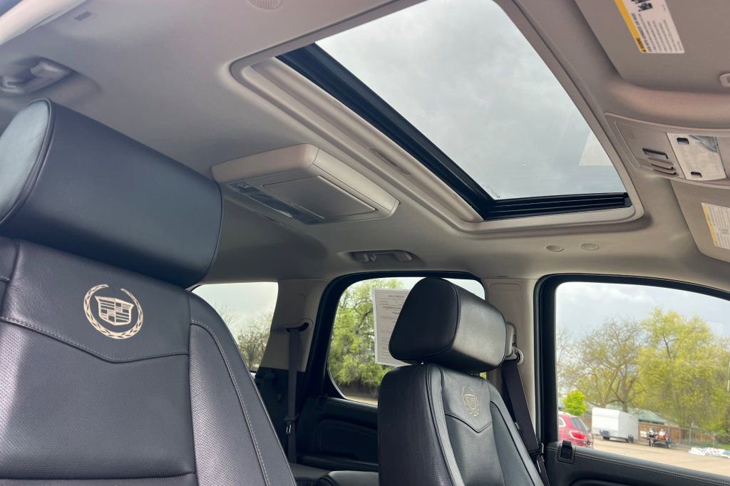 Used 2014 Cadillac Escalade Platinum AWD/4WD image 16