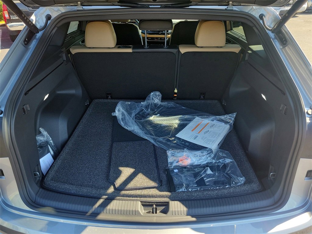 New 2026 Volkswagen Atlas Cross Sport SE image 8