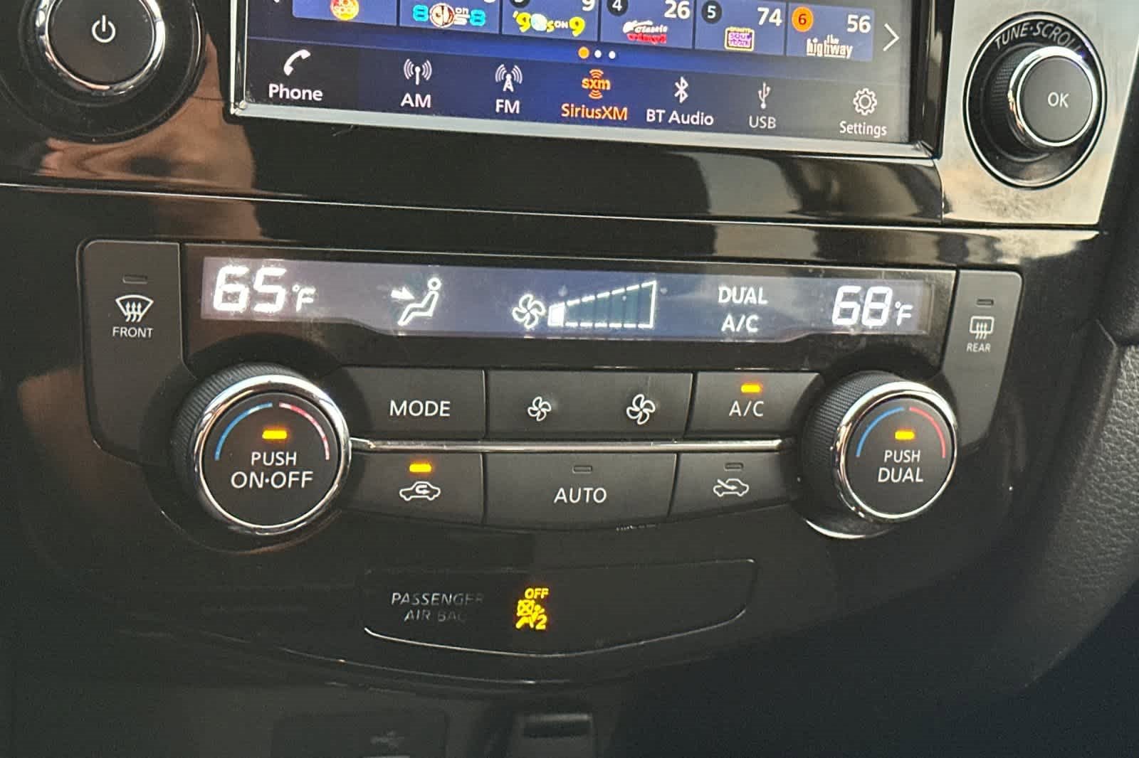 Used 2018 Nissan Rogue SV image 20