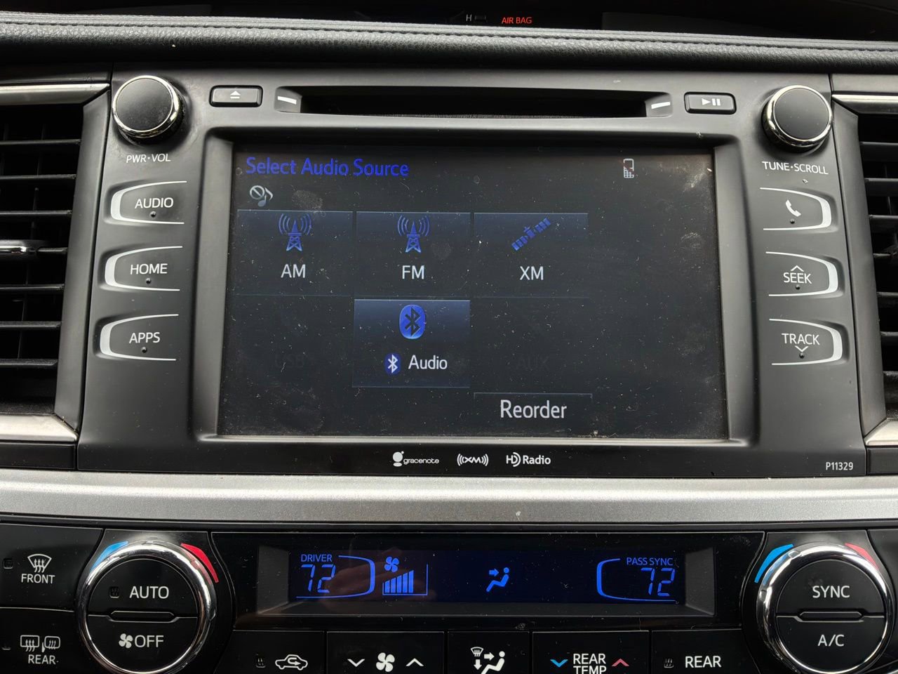 Used 2017 Toyota Highlander Plus FWD image 28