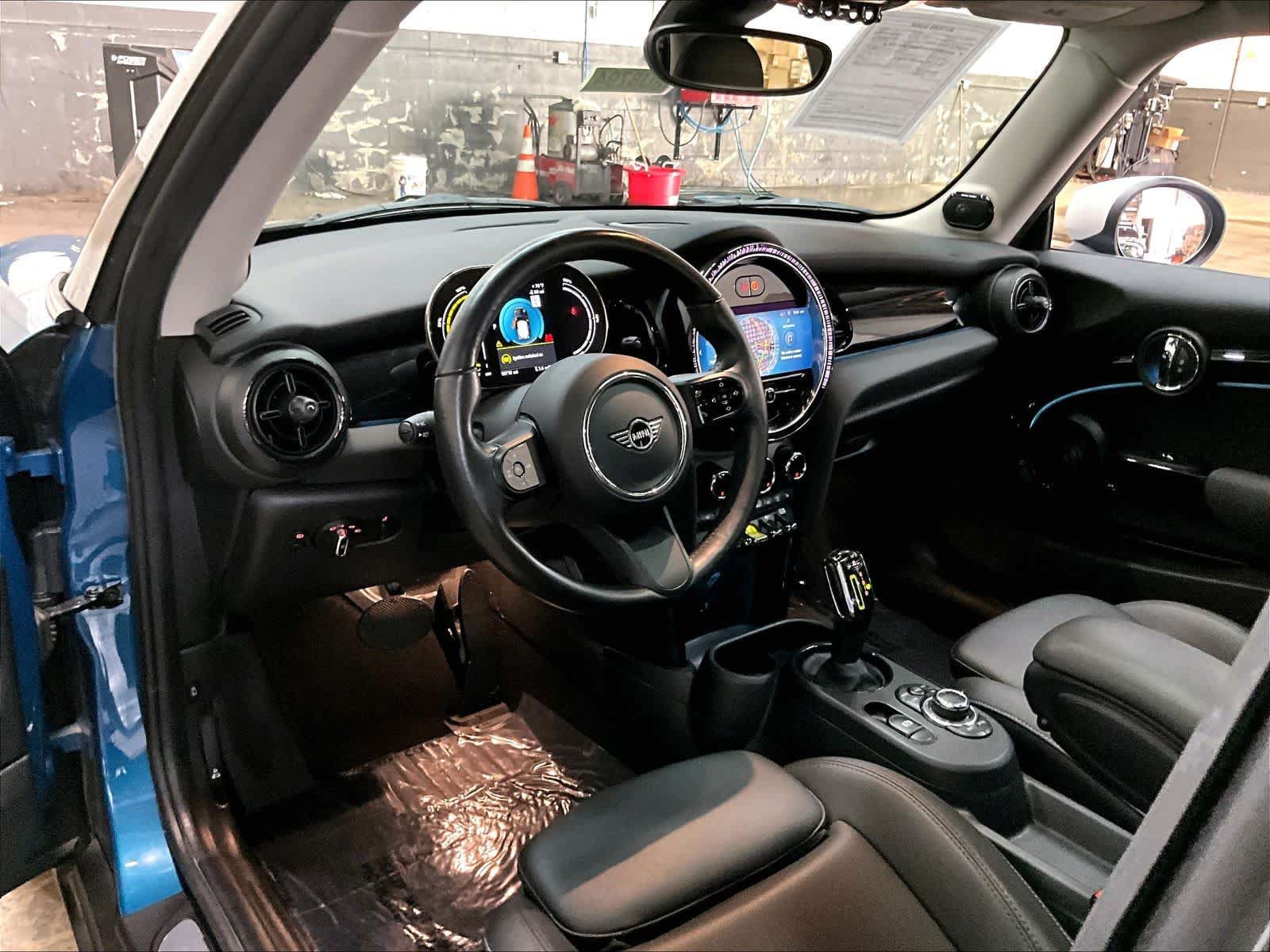 Used 2024 MINI Cooper SE FWD image 17