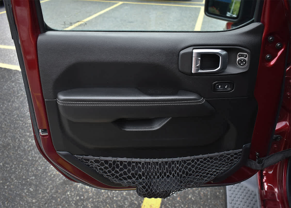 Used 2021 Jeep Wrangler Unlimited Sahara AWD/4WD image 26