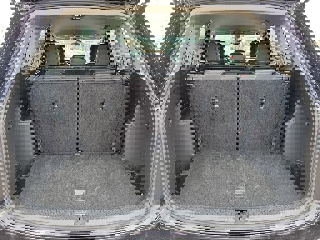 Used 2025 Volkswagen Atlas SE image 12