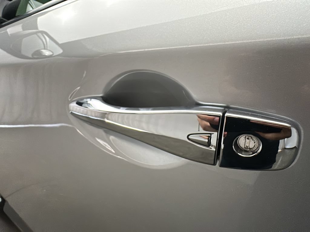Used 2018 Nissan Pathfinder SV AWD/4WD image 36