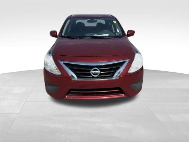 Used 2016 Nissan Versa SV FWD image 2