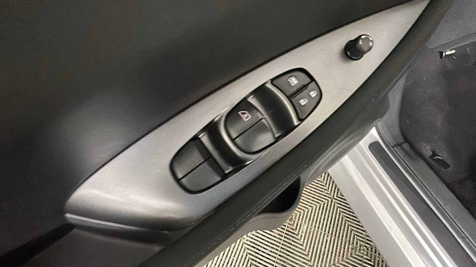 Used 2023 Nissan Leaf S FWD image 12