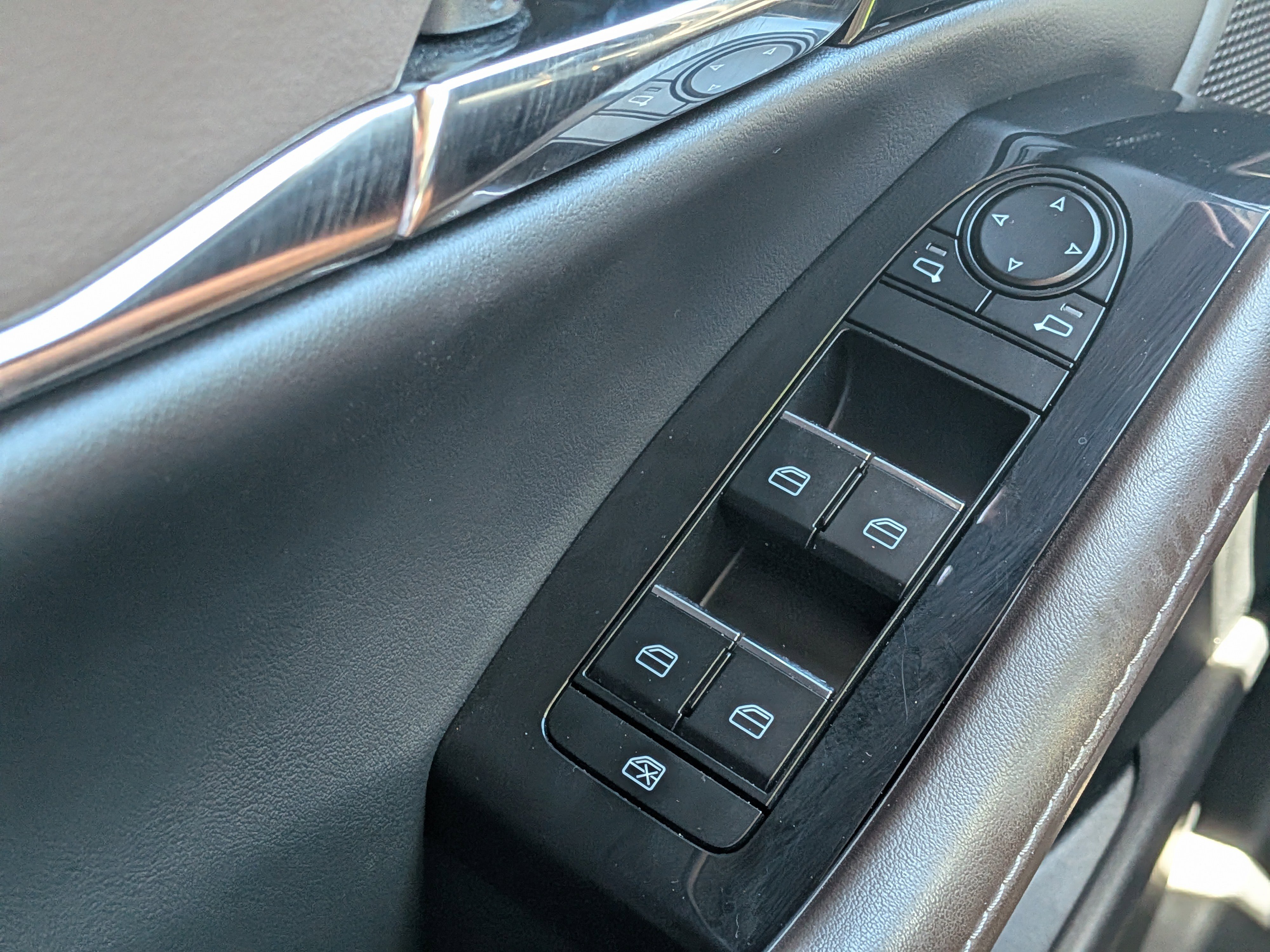 Used 2024 MAZDA CX-30 AWD 2.5 S w/ Premium Package image 23