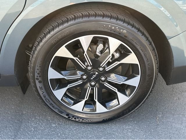 Certified 2023 Kia Carnival EX image 37