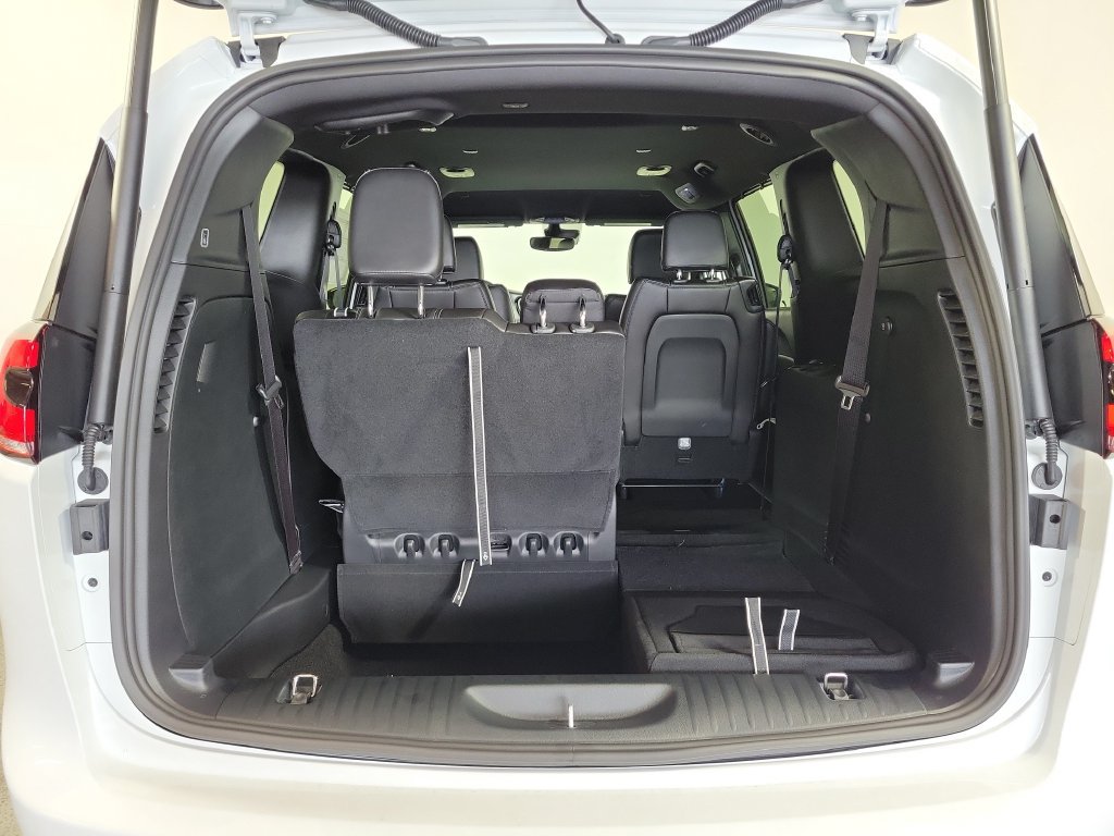 New 2027 Chrysler Pacifica Select FWD image 23