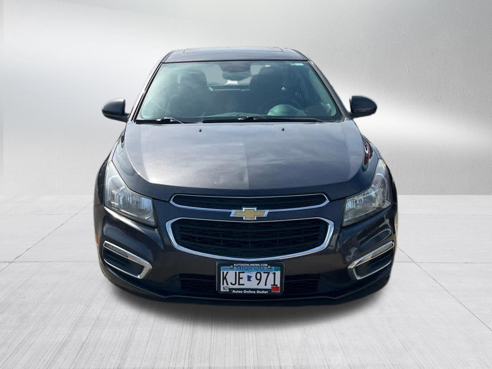 Used 2015 Chevrolet Cruze LT w/ Sun And Sound Package FWD image 4