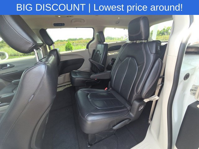Used 2022 Chrysler Pacifica Touring-L FWD image 21