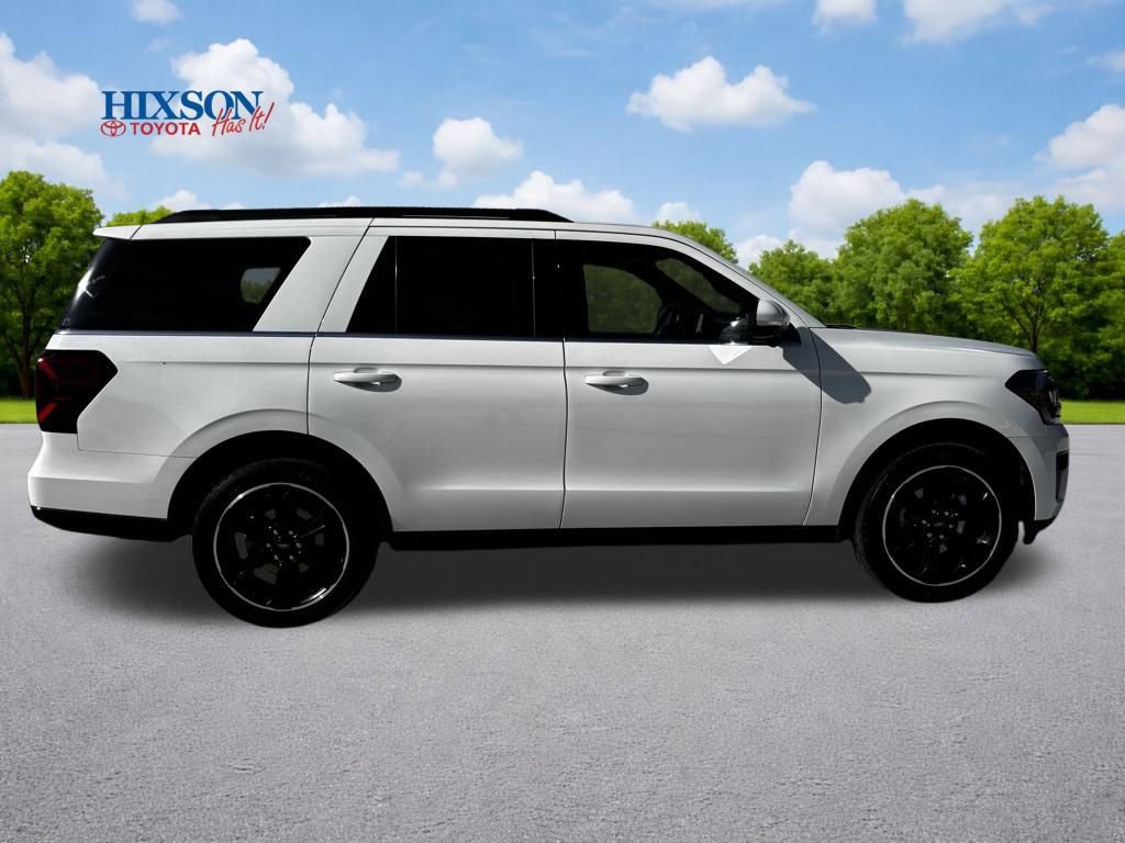 Used 2023 Ford Expedition Limited image 8