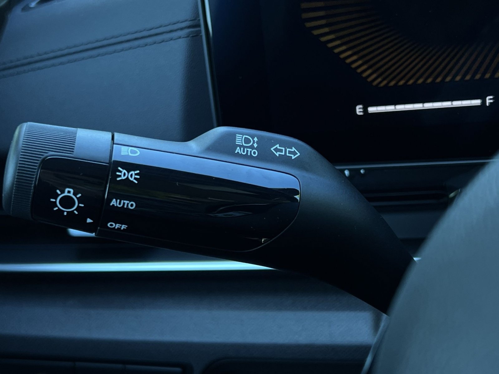 New 2026 Kia Carnival EX FWD image 51