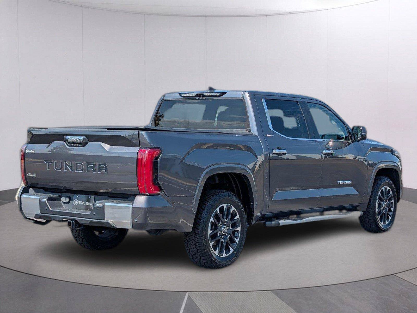 Used 2023 Toyota Tundra Limited AWD/4WD image 6