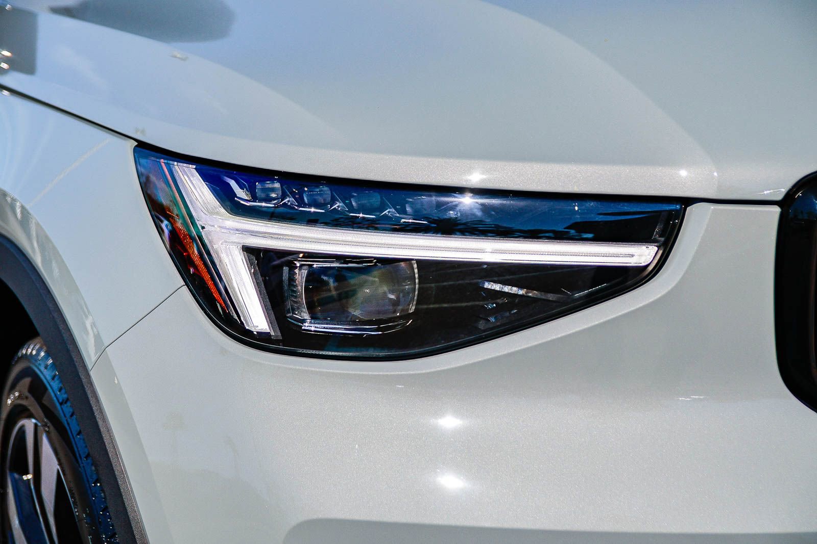 Certified 2026 Volvo XC40 B5 Ultra w/ Climate Package AWD/4WD image 11