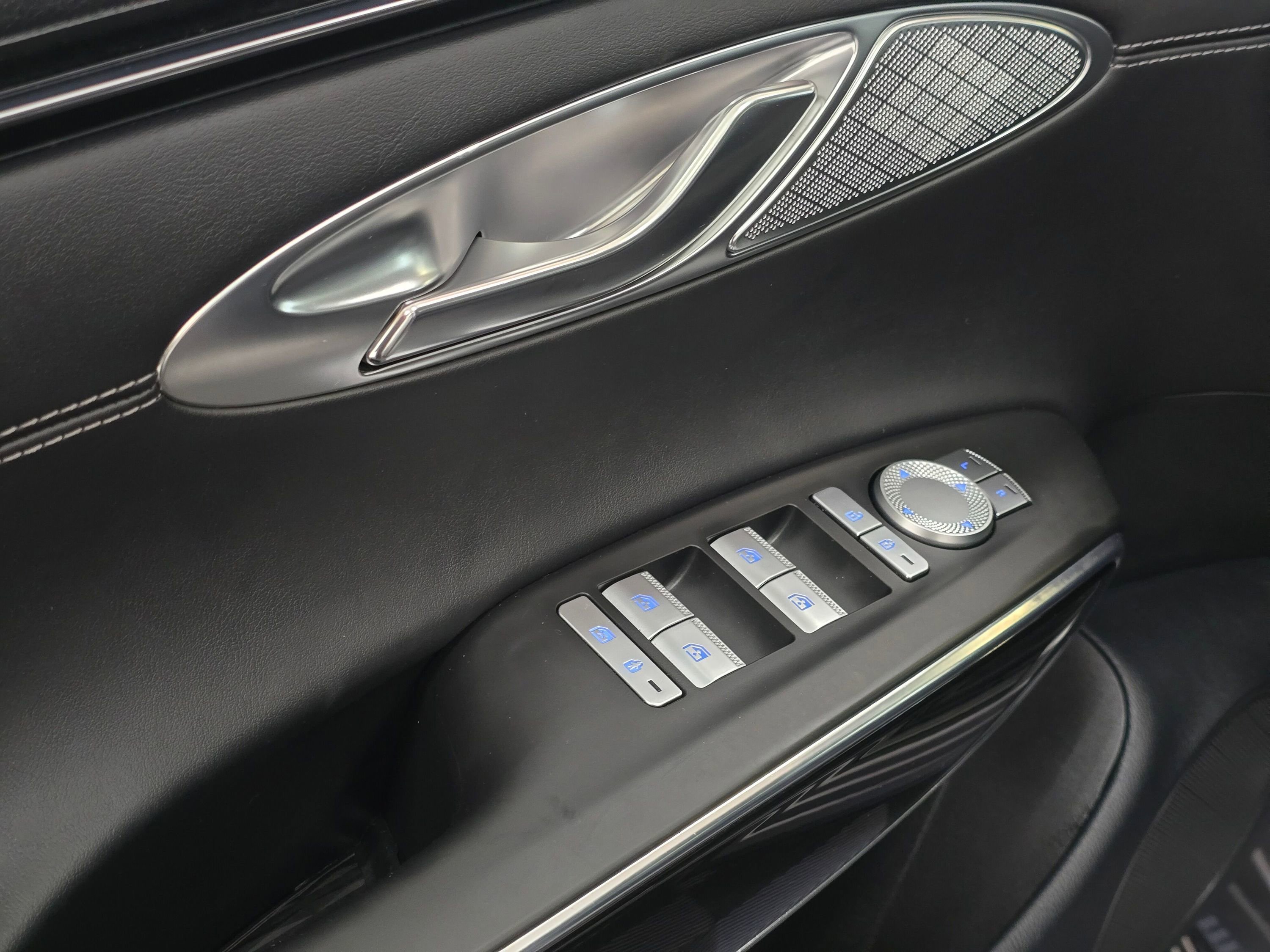 Used 2025 Genesis GV70 2.5T image 36