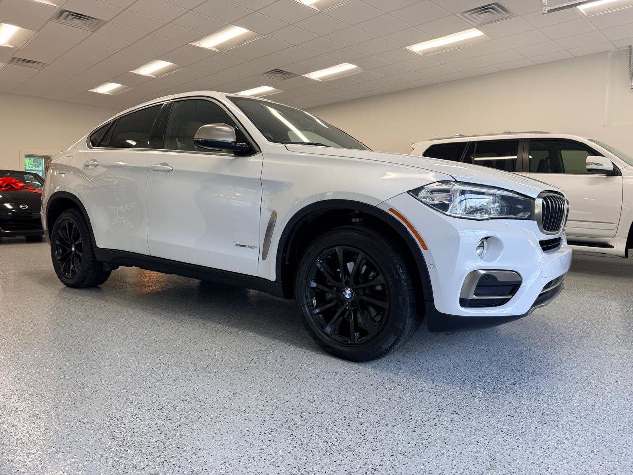 Used 2019 BMW X6 sDrive35i RWD image 11