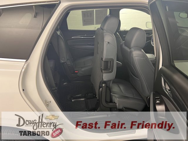 Used 2020 Buick Enclave Essence image 41