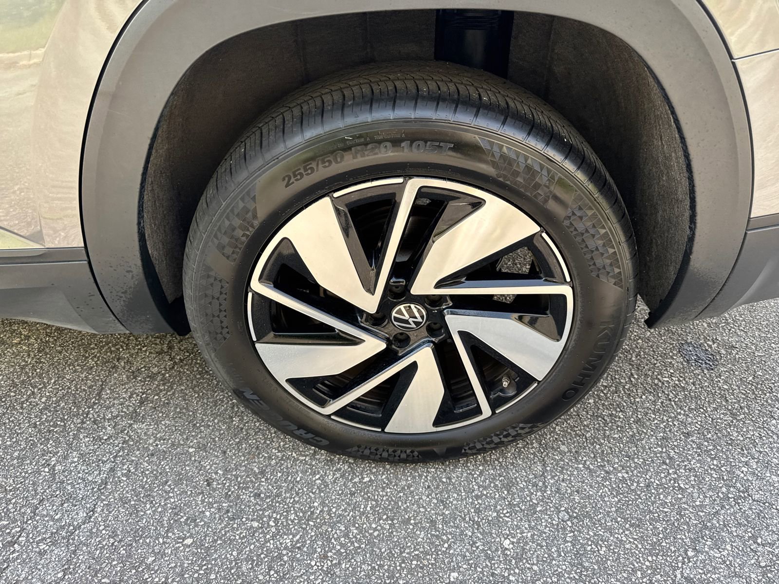 Used 2025 Volkswagen Atlas SE FWD image 20