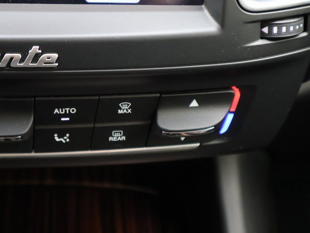 Used 2020 Maserati Levante GranLusso image 35