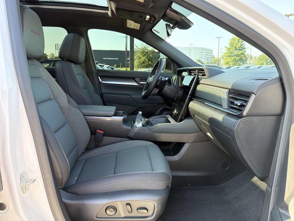 Used 2026 GMC Terrain AT4 w/ Convenience Package III AWD/4WD image 18