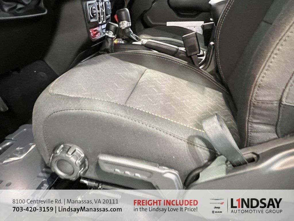 New 2026 Jeep Gladiator Mojave w/ Safety Group image 22