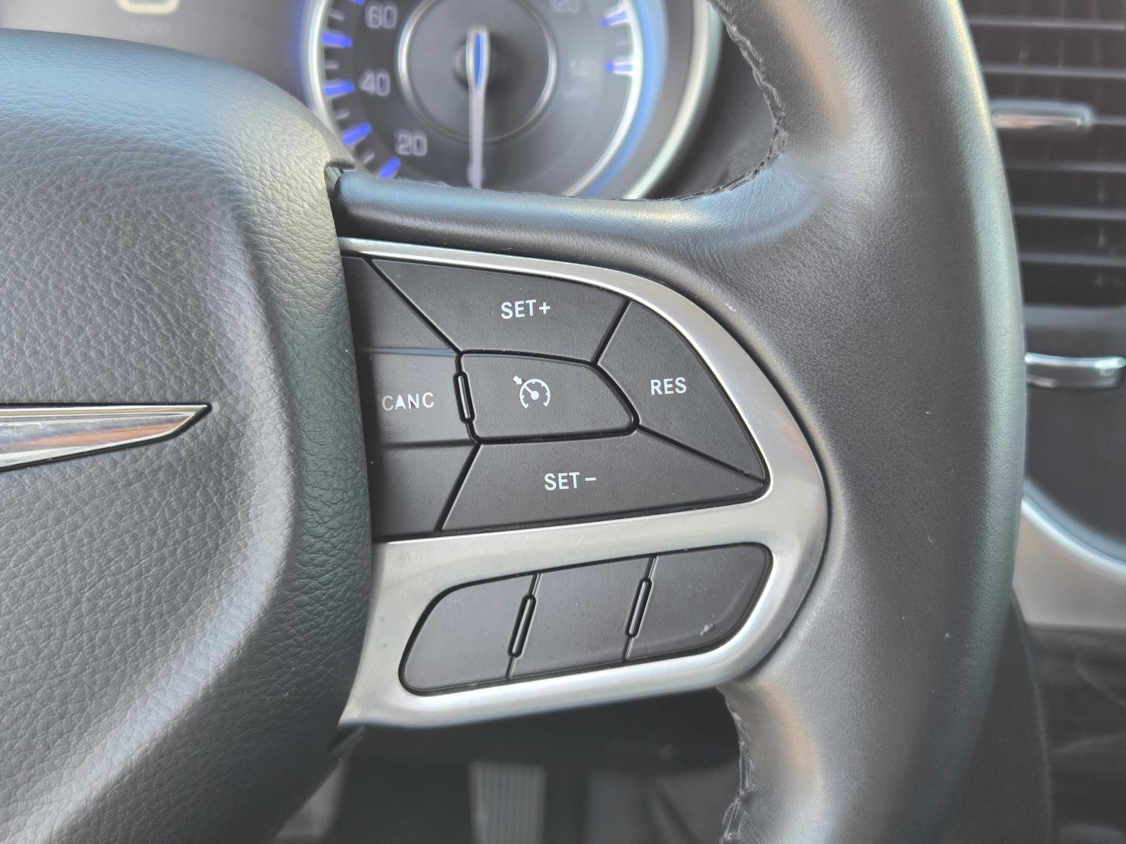 Used 2021 Chrysler 300 Touring w/ Sport Appearance Package RWD image 17
