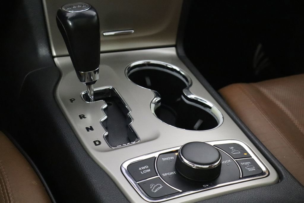Used 2012 Jeep Grand Cherokee Overland AWD/4WD image 29