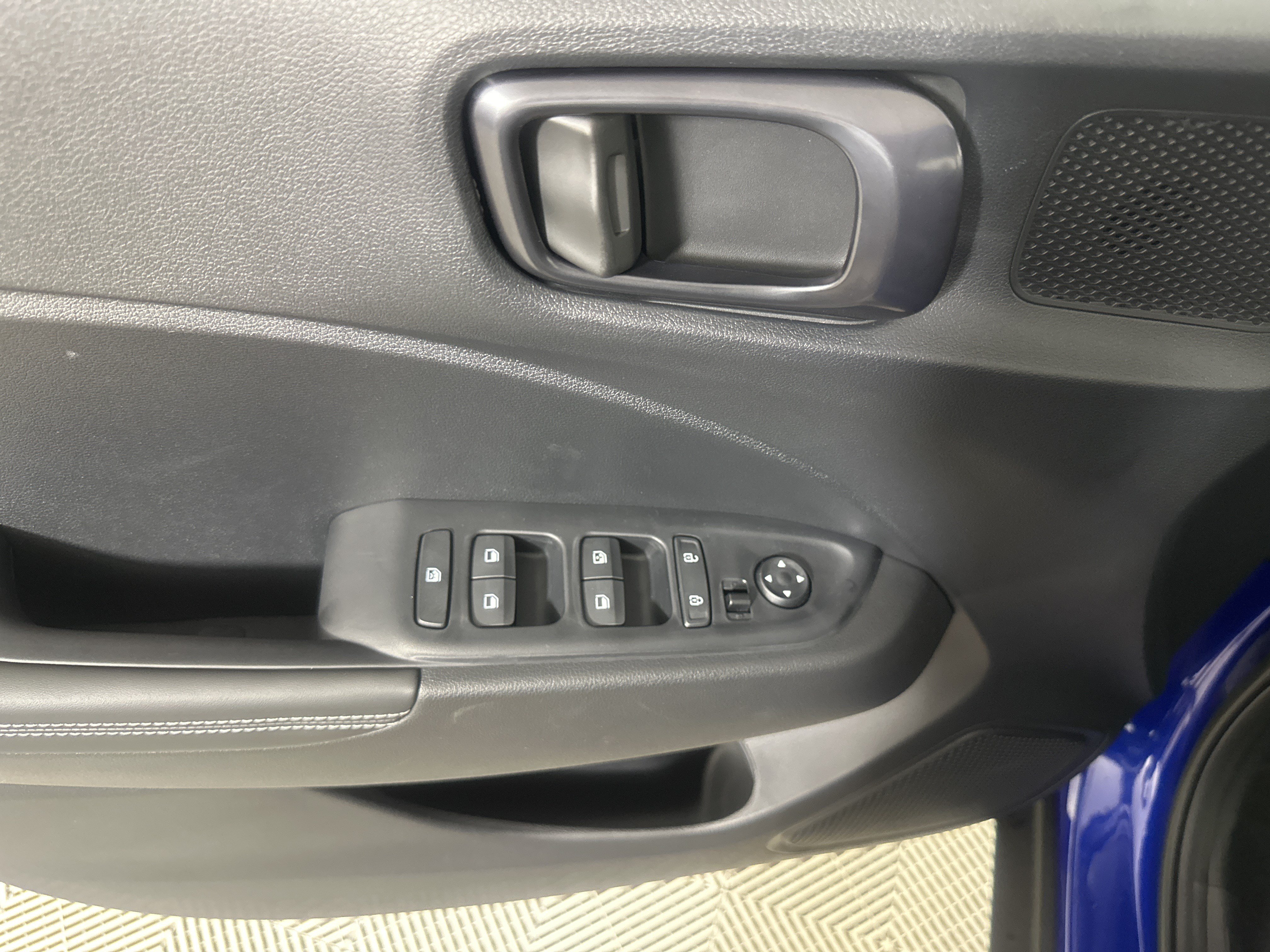 New 2025 Hyundai Venue Limited FWD image 11