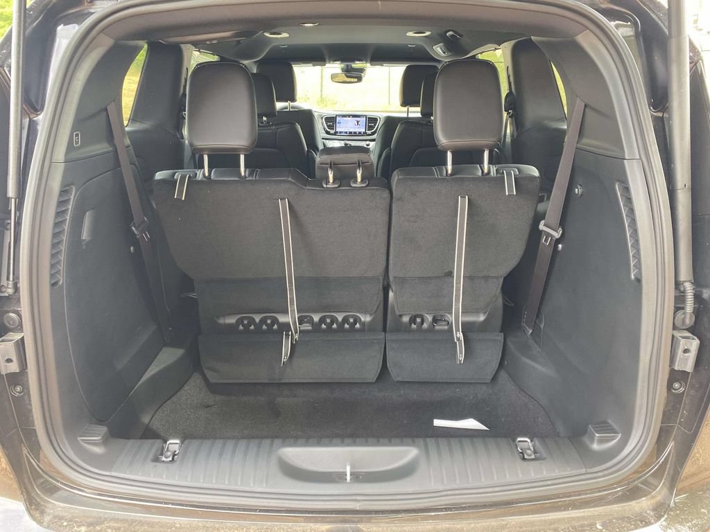 New 2026 Chrysler Pacifica Select FWD image 40