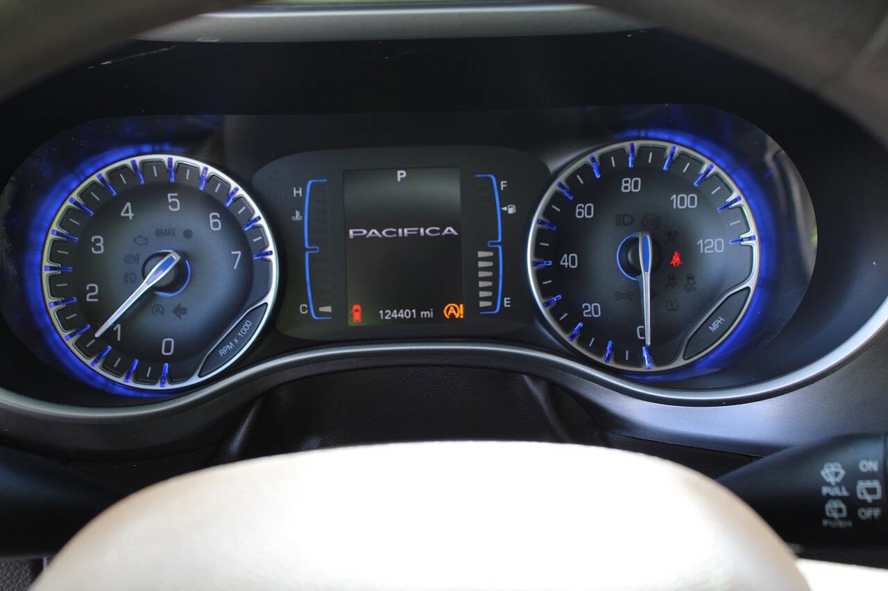 Used 2017 Chrysler Pacifica Touring Plus w/ Tire & Wheel Group image 82