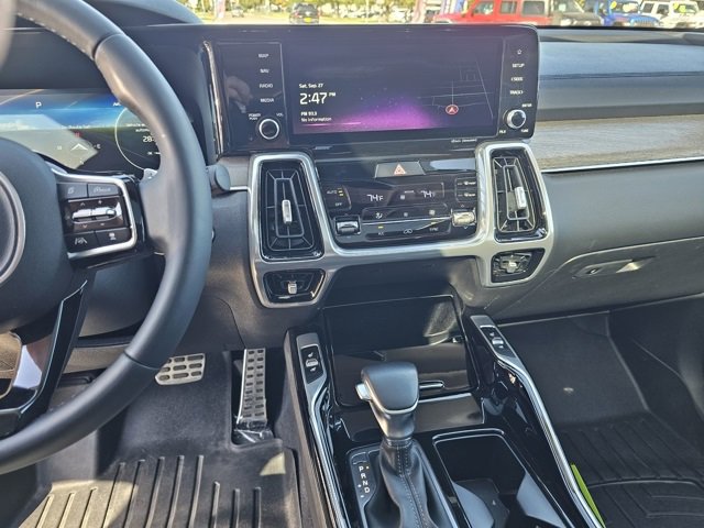 Used 2023 Kia Sorento SX Prestige image 18