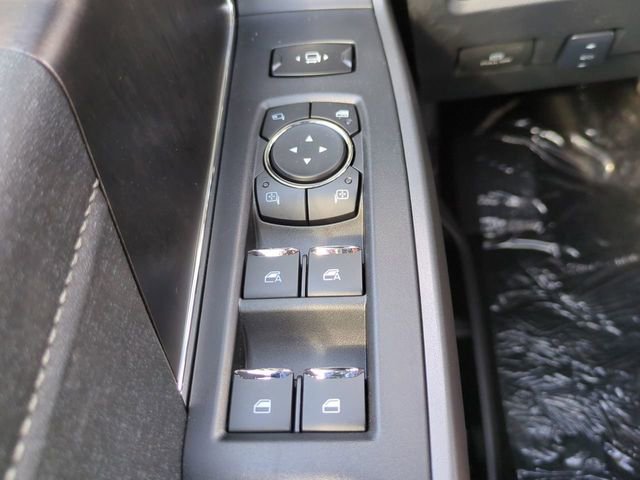 New 2026 Ford F250 Lariat w/ Black Appearance Package image 25