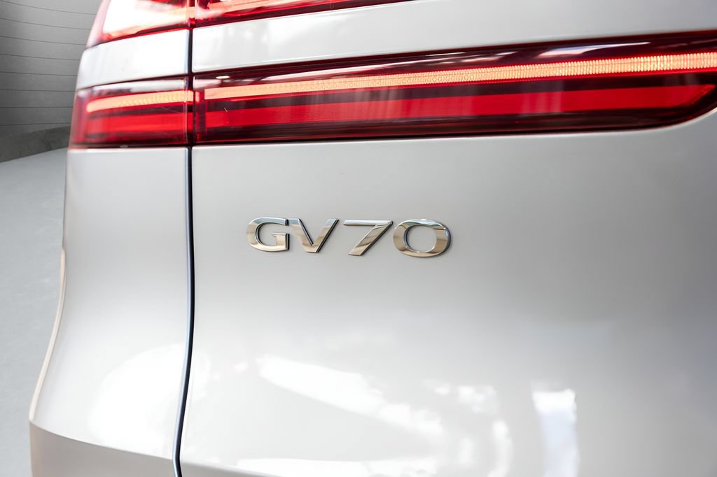 Used 2024 Genesis GV70 2.5T w/ Select Package AWD/4WD image 17