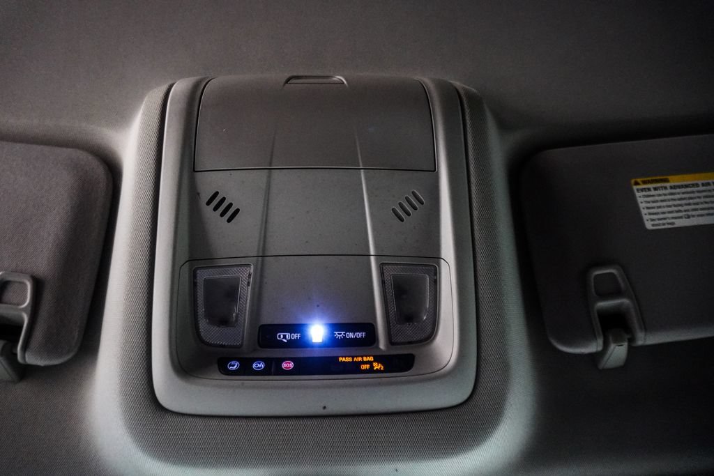 Used 2021 GMC Acadia SLE w/ Driver Convenience Package FWD image 23