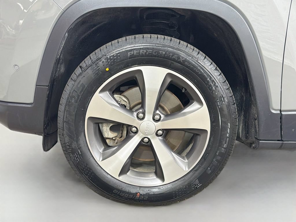 Used 2021 Jeep Cherokee Limited AWD/4WD image 33